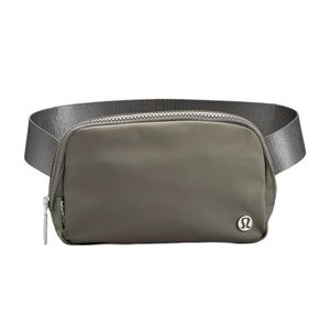NWT Lululemon Everywhere Belt Bag in Gray Sage